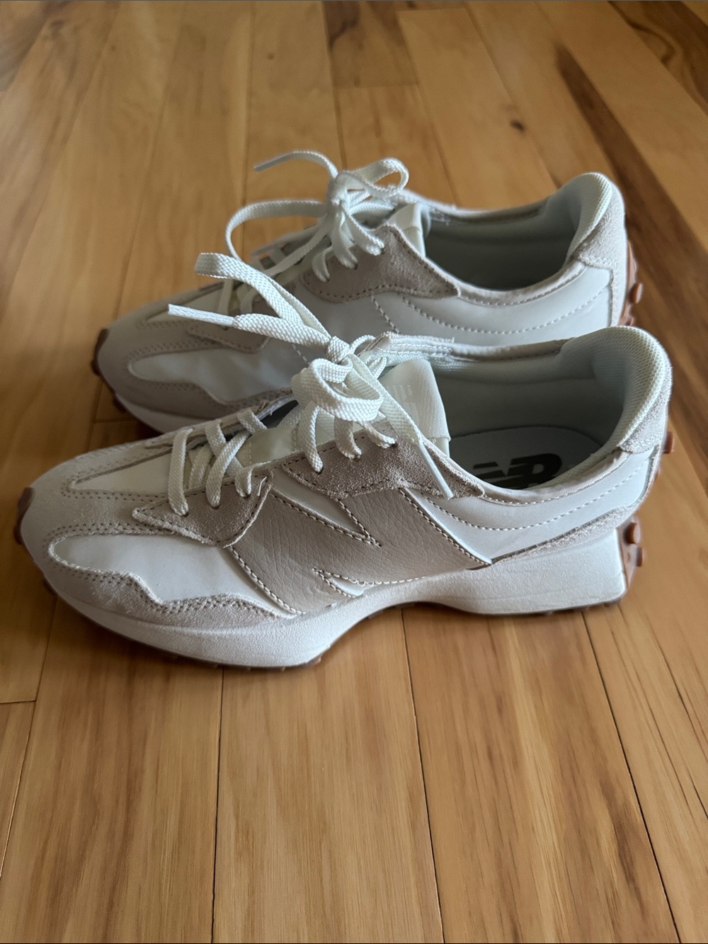New Balance 327 Sneakers - Linen with Sea Salt - 7.5 Women’s